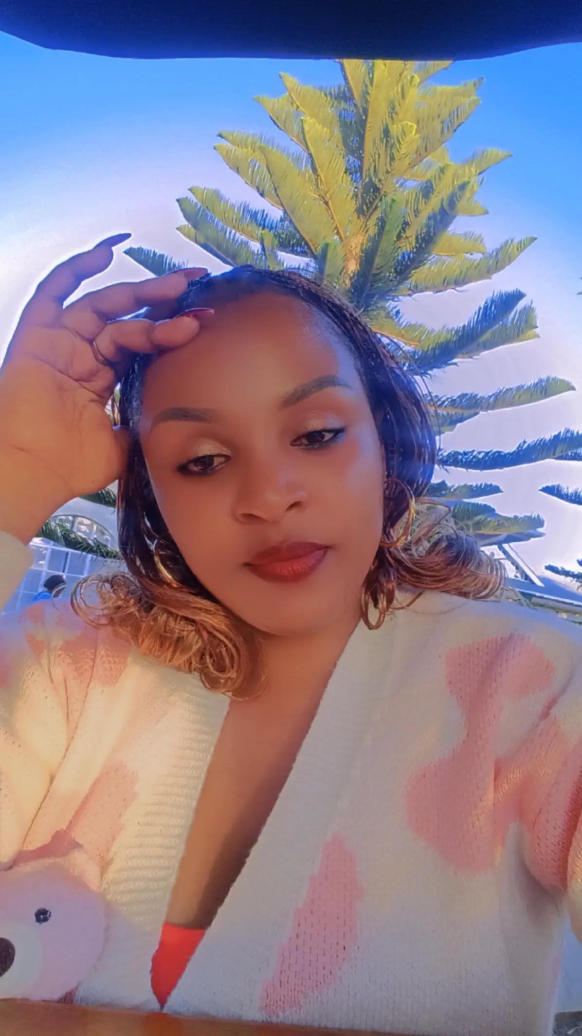 @Joyjoy W