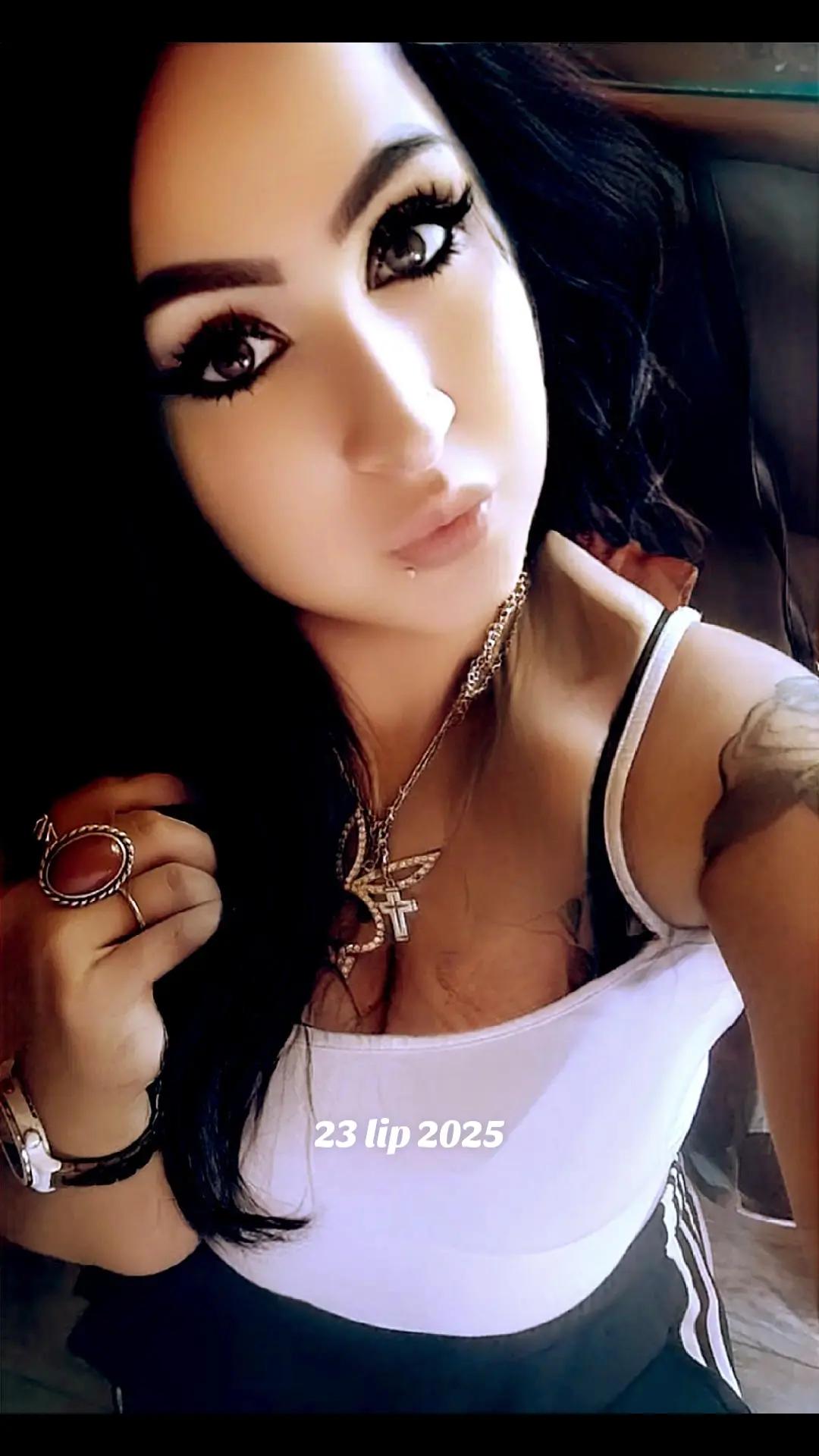 @Czoorna💋😈