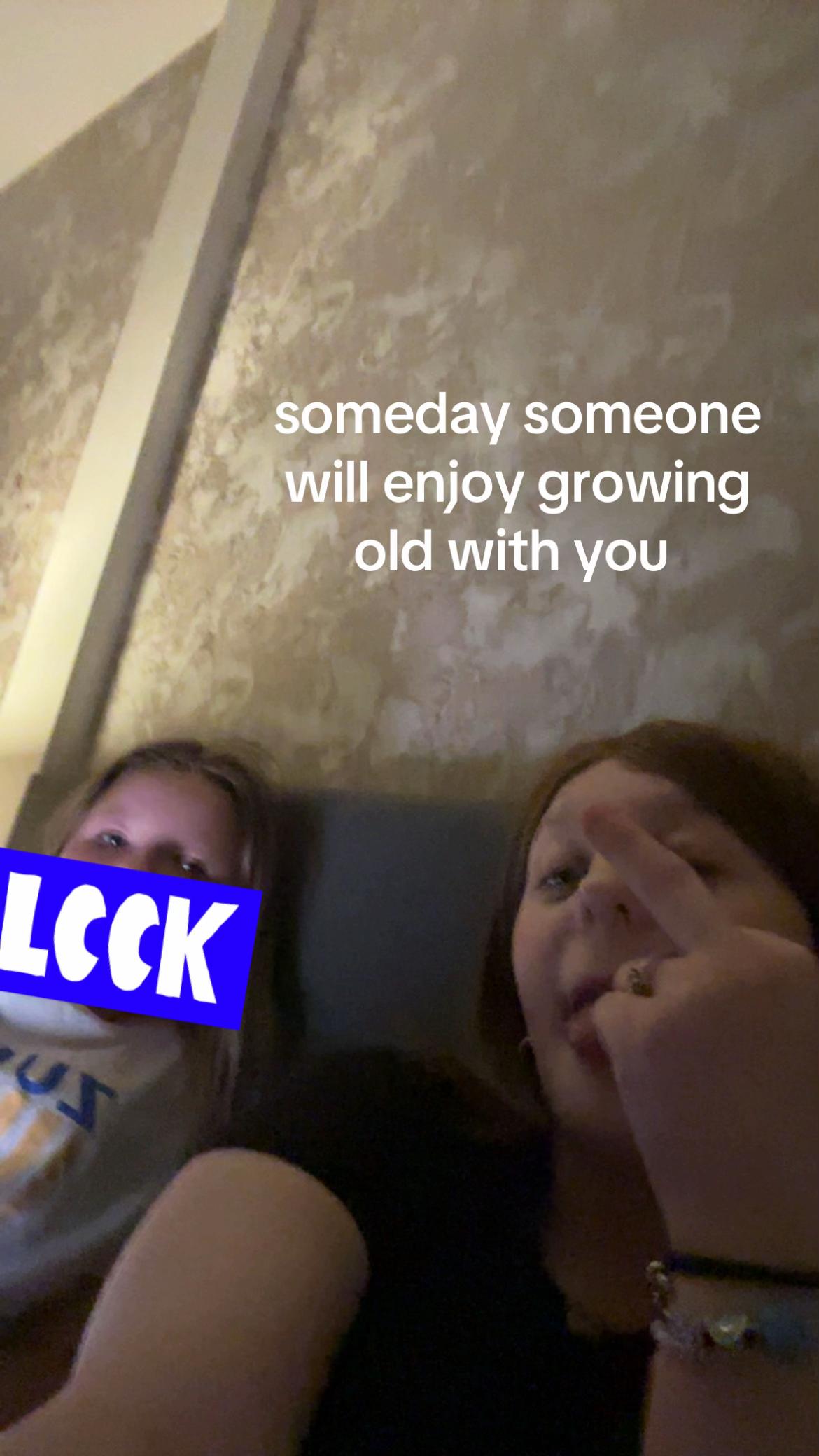 @ellie๐ฉ๐ฝโค๏ธ๐๐ฉ๐ฝ