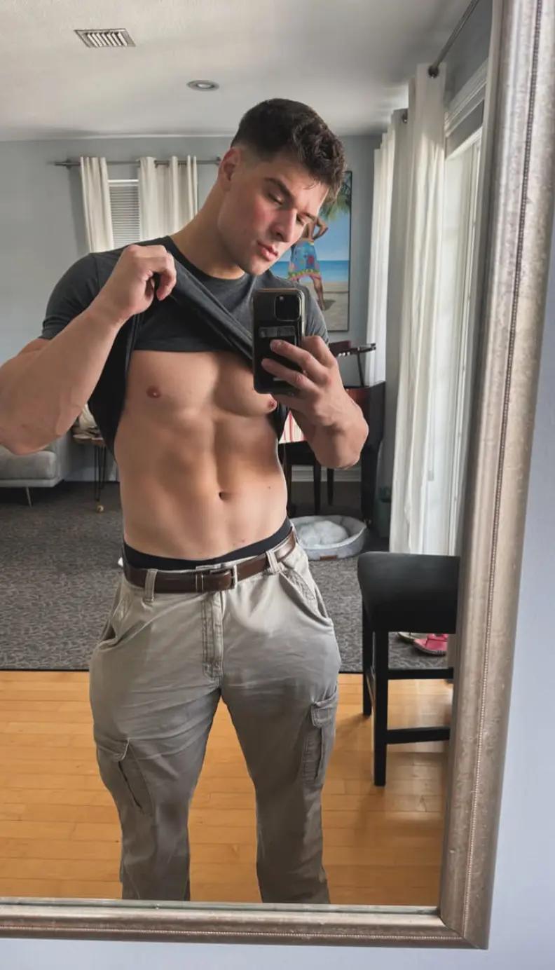 @Malik 😘🏳️&zwj;🌈