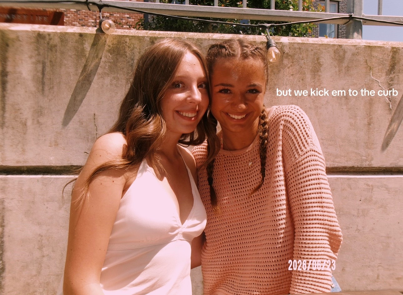 @Holls