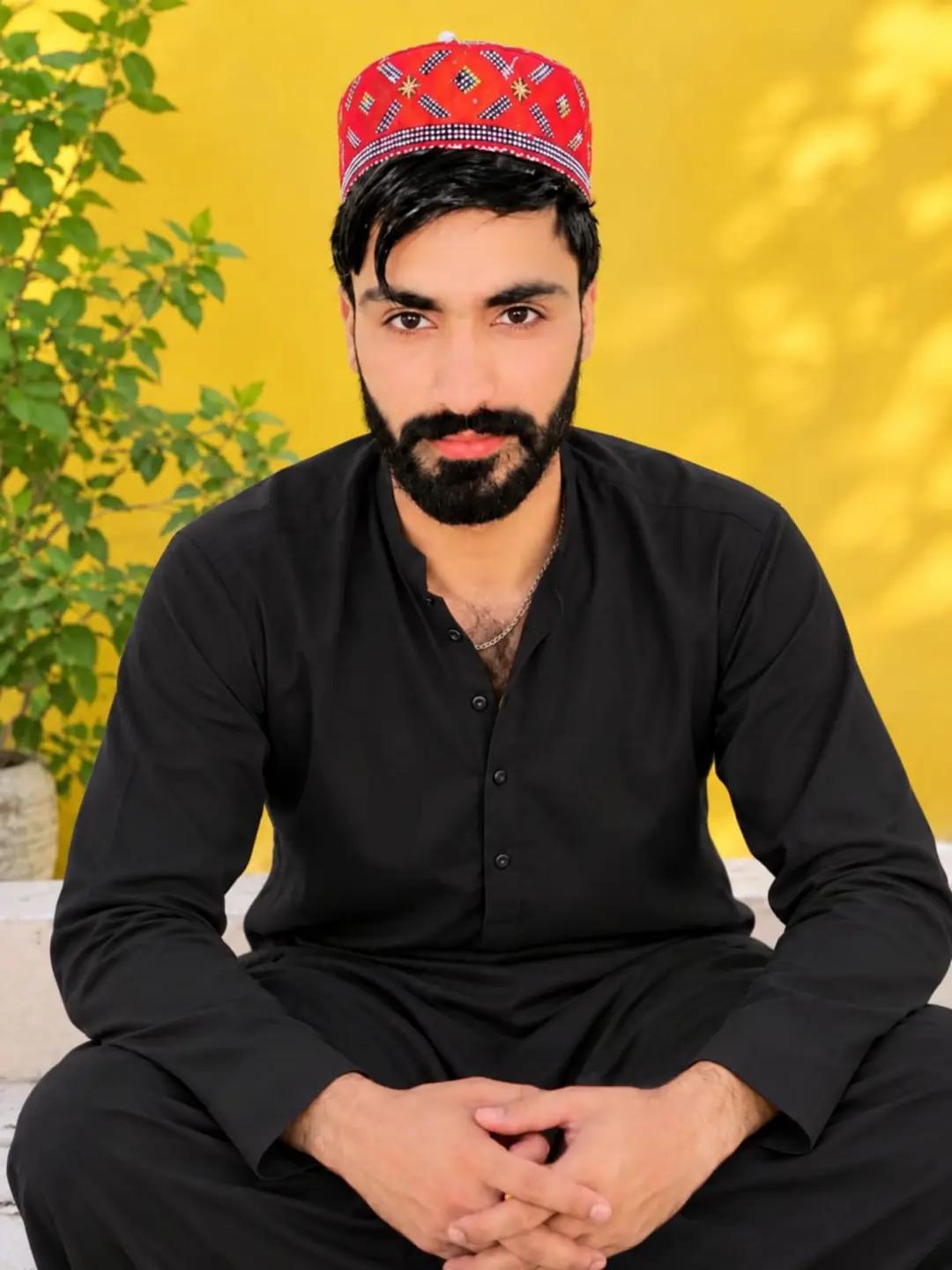 @👍👑(شہزادہ)👑 (بادشاہ )👑👍🖤