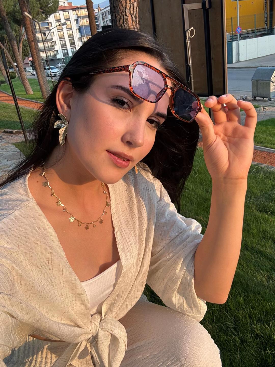 @Mina