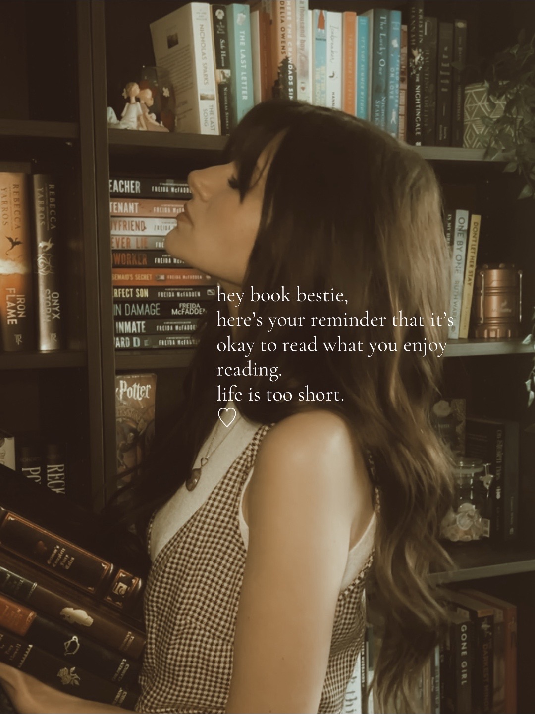 @Astoria Hobbs | Author