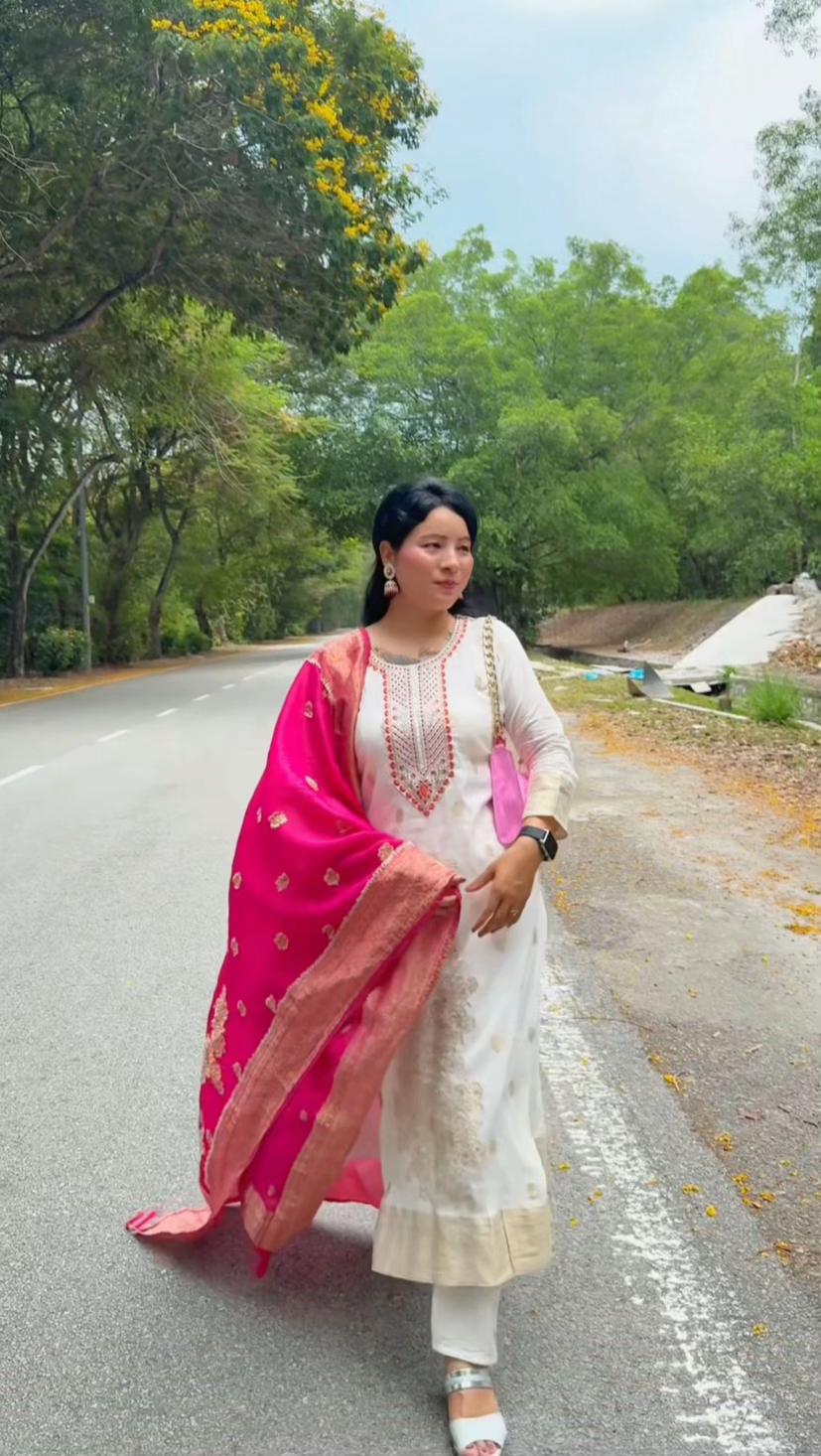 @Ekतेन(•.•)💎