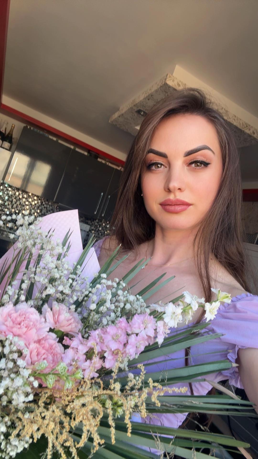 @Alina Elena156
