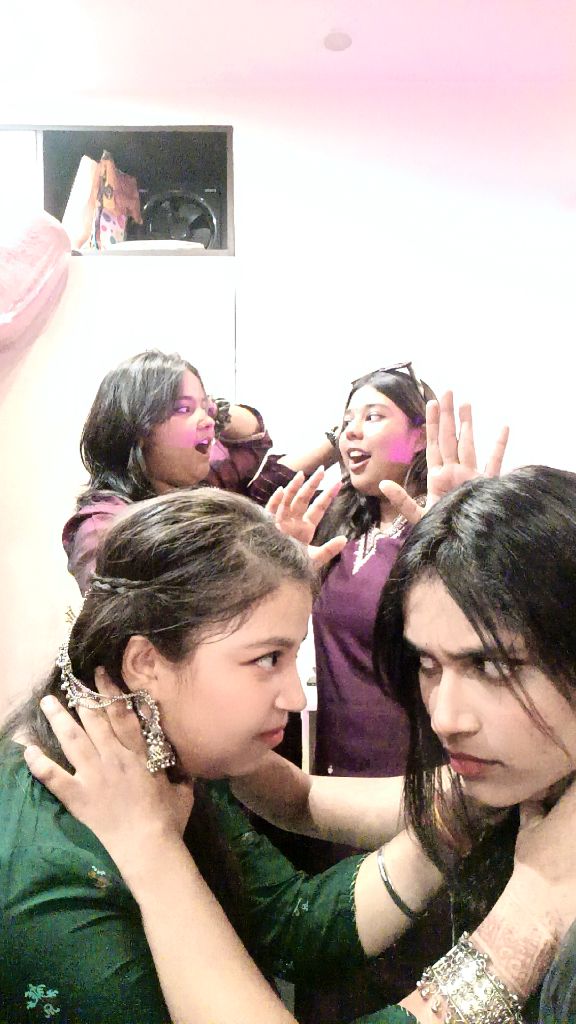 @akshitaa