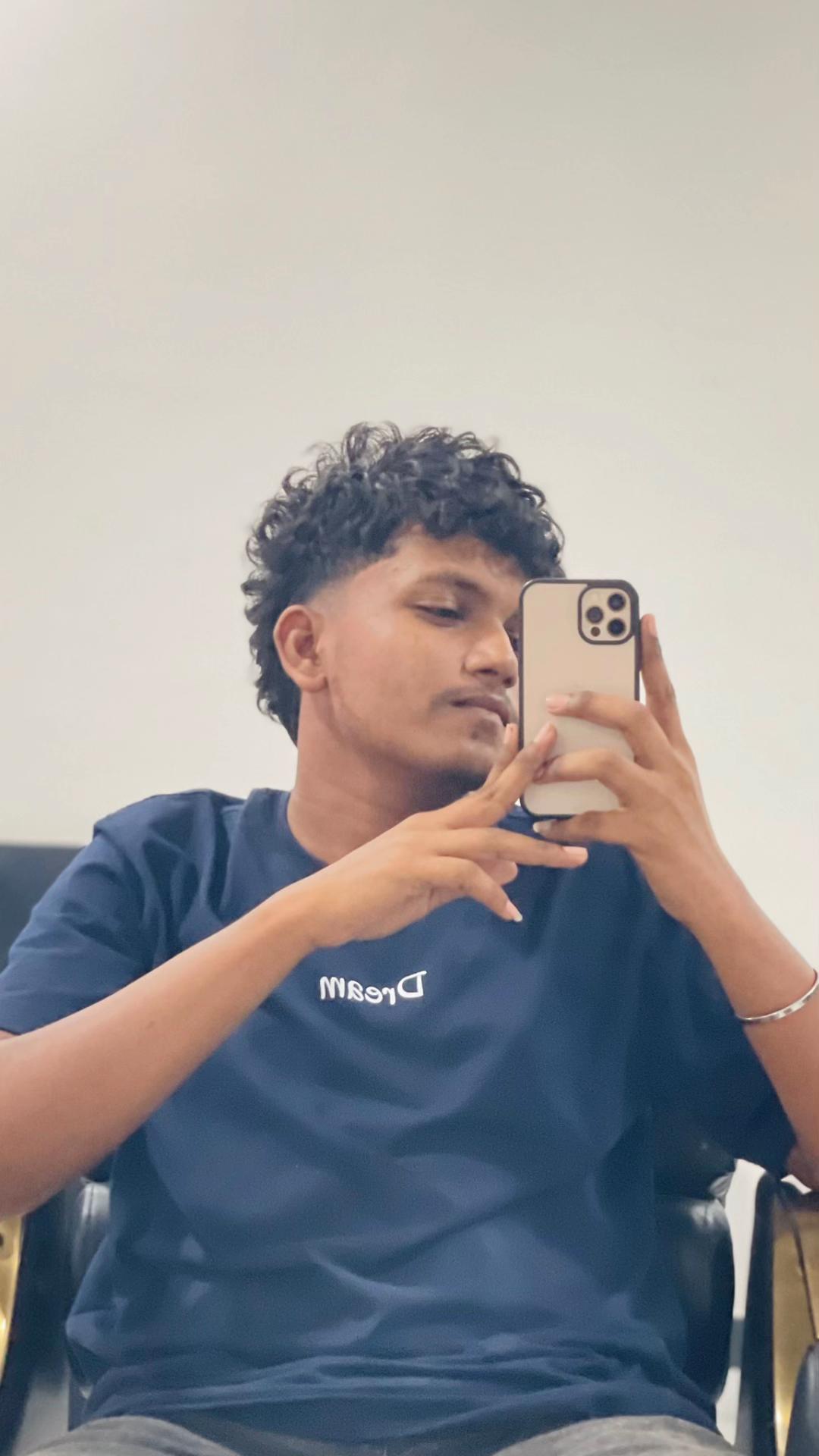 @Buvindu_s