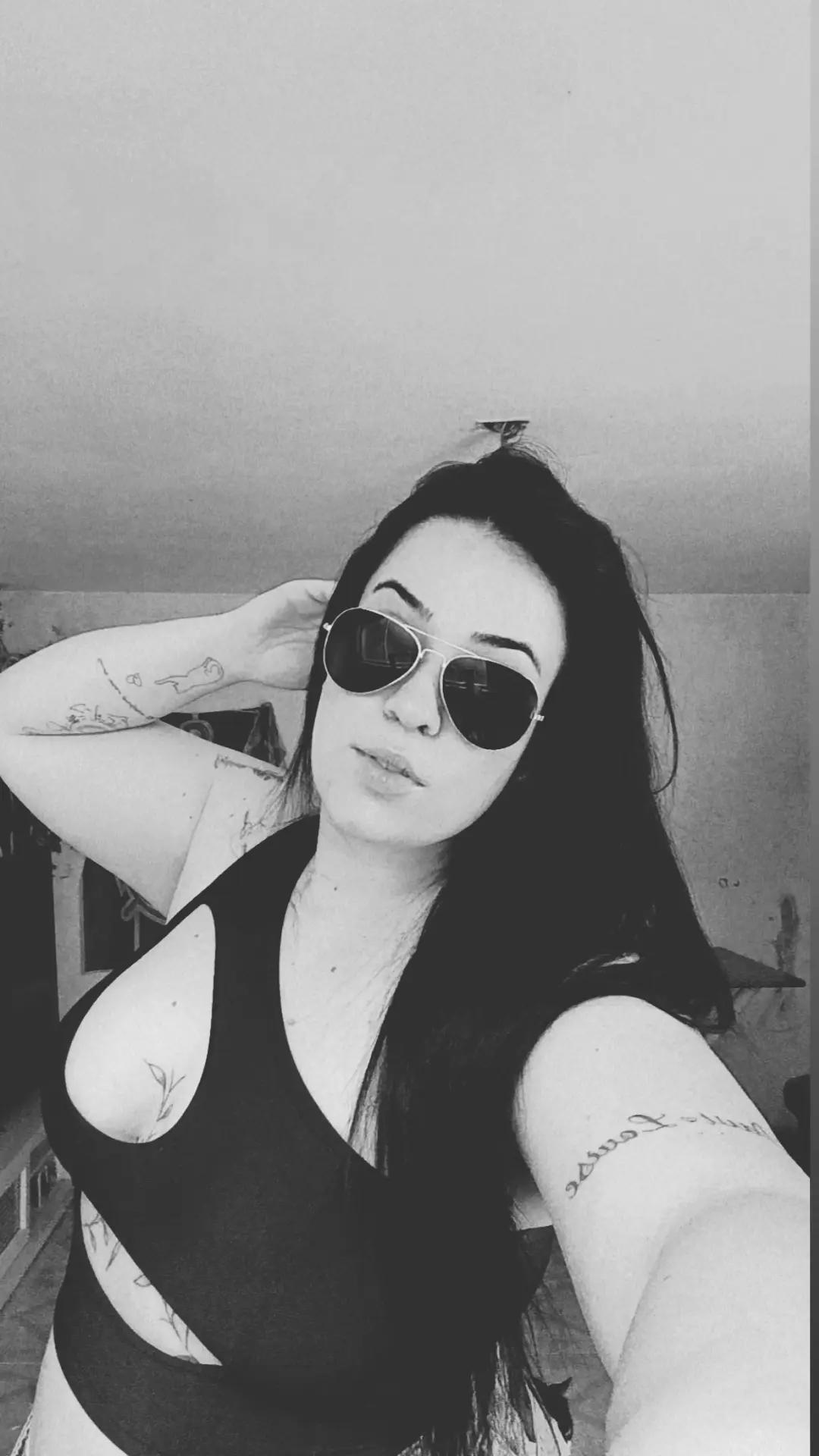 @Carolineidra17