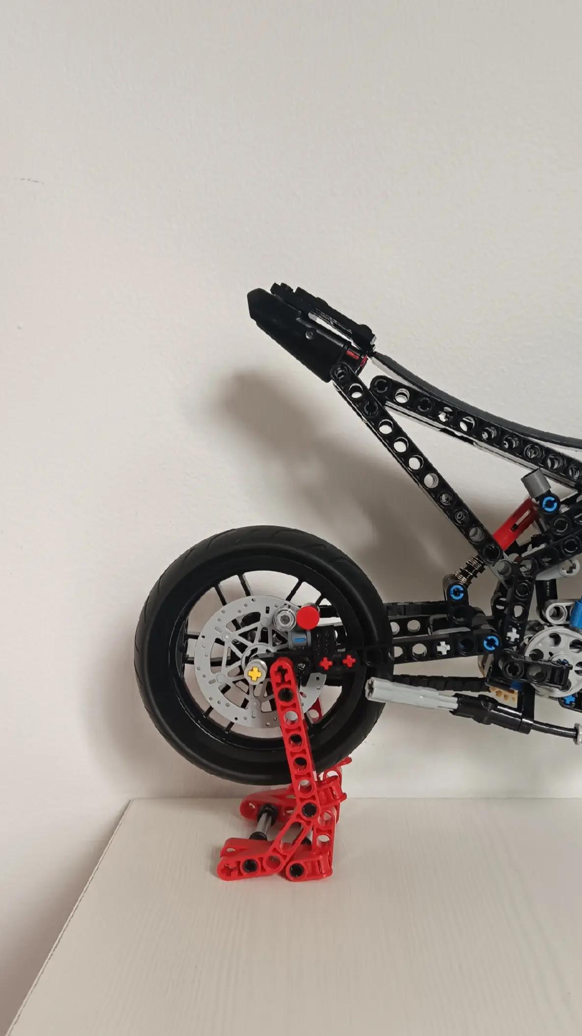 @88brickss