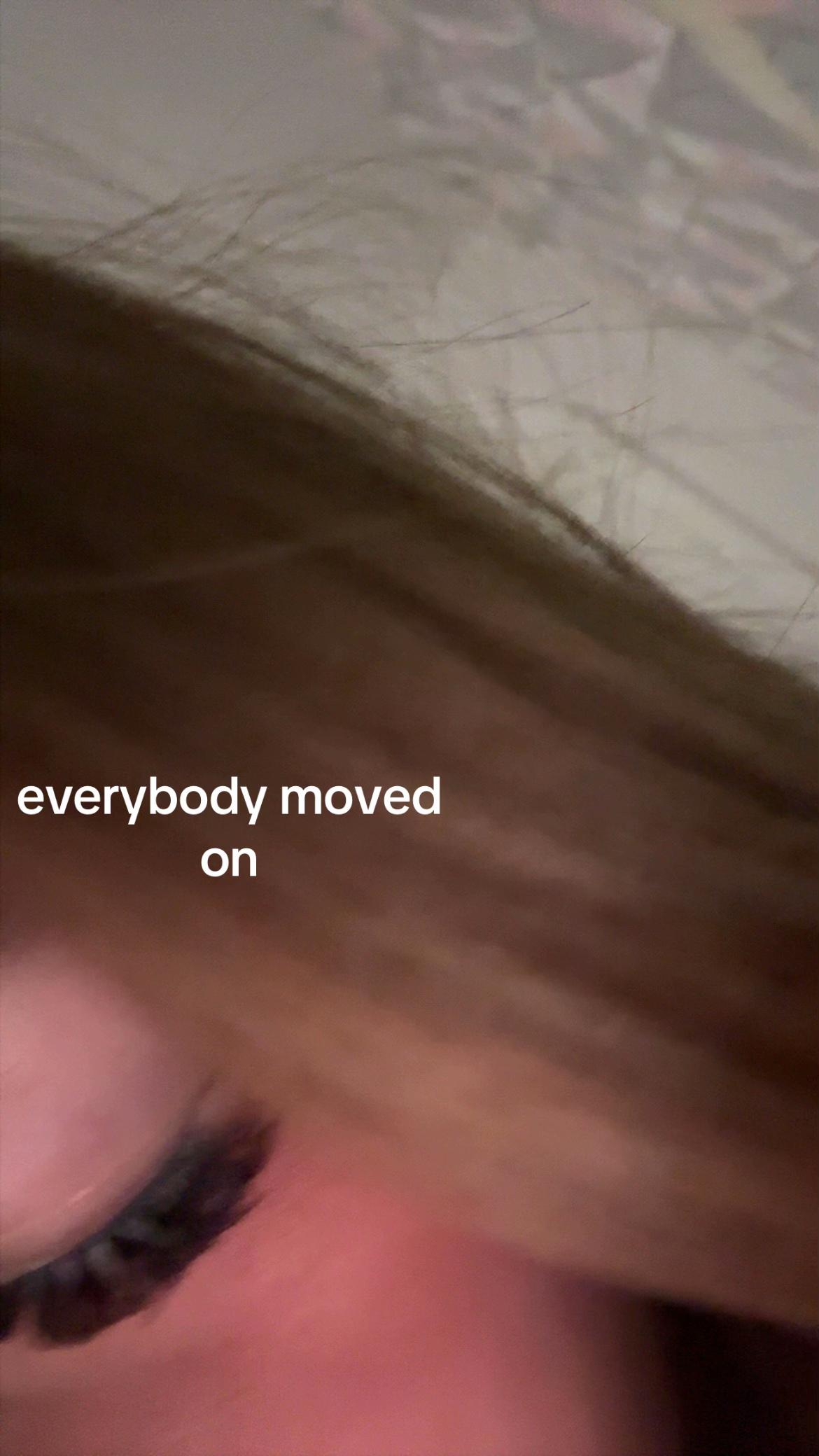 @ellie👩🏽❤️💋👩🏽