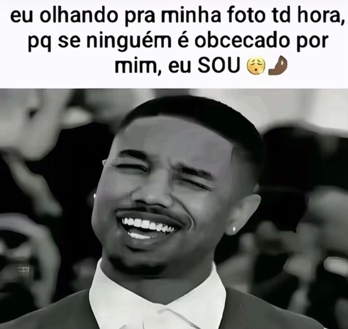 @julia vit&oacute;ria