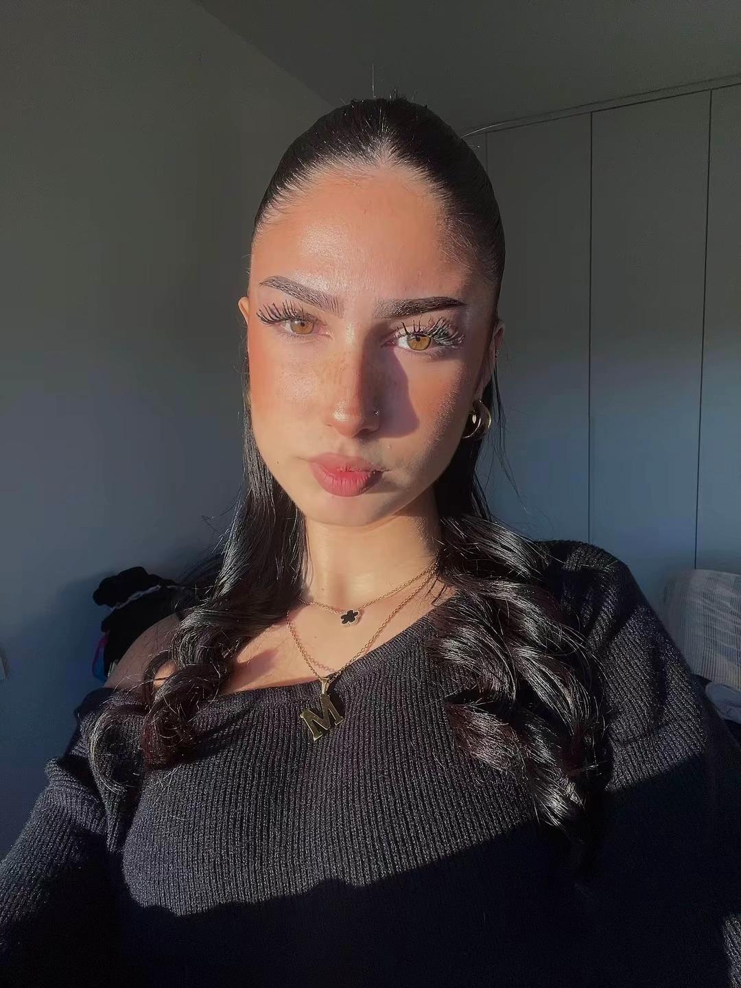 @𝐌