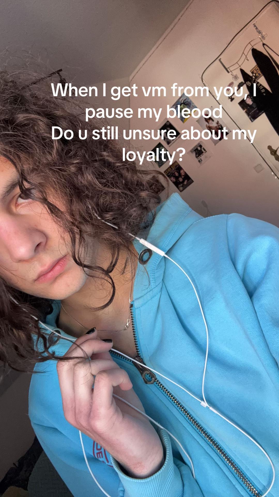 @Hollibles