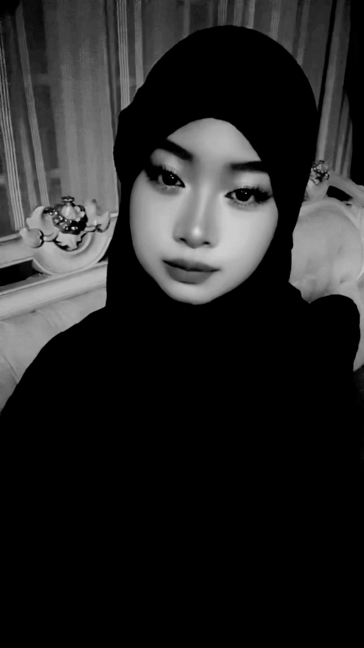 @𝓯𝓻𝓲𝓷𝓪 🖤