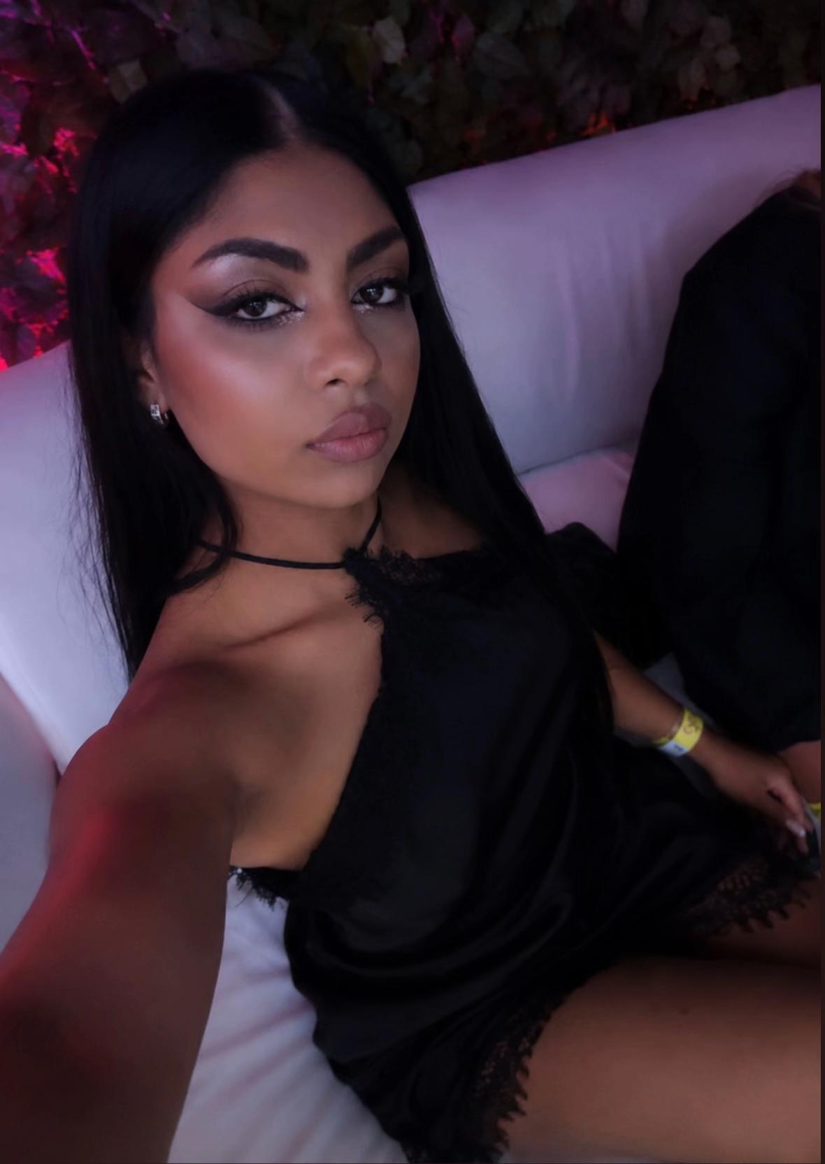 @𝐂𝐑𝐈𝐒𝐓𝐈𝐍𝐀
