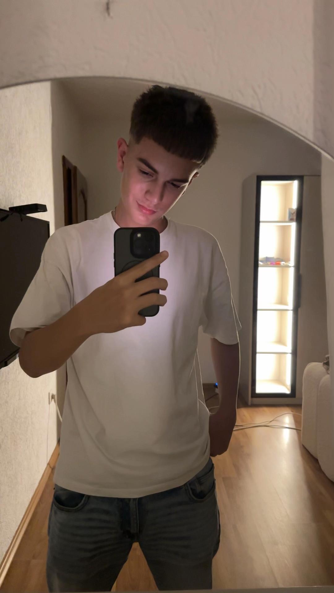 @ʏʟʟɪ💫