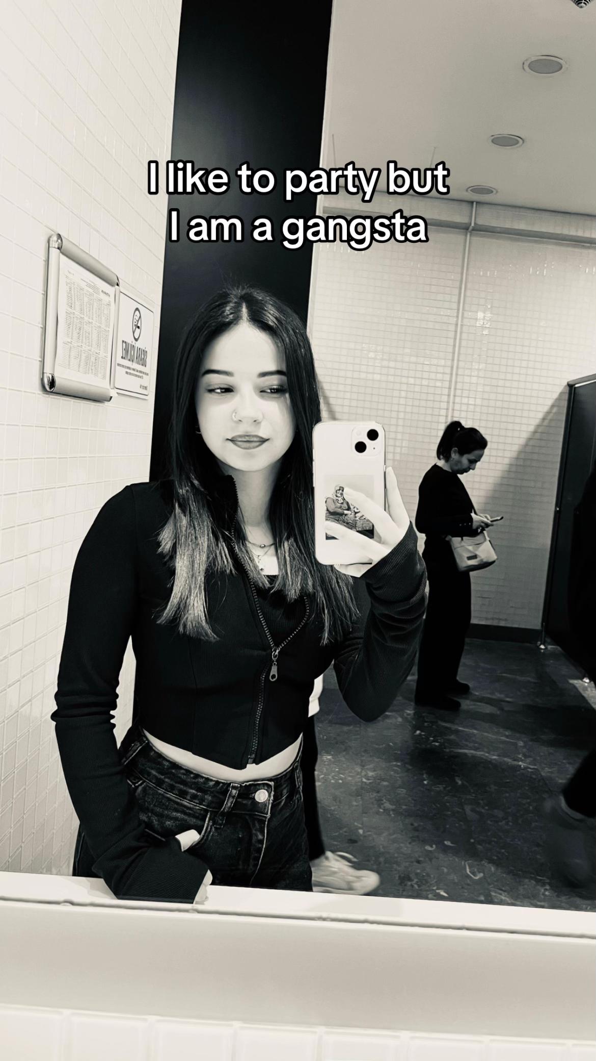 @𝐄𝐊