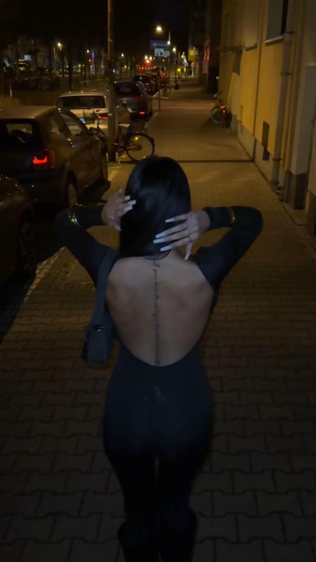 @B💋