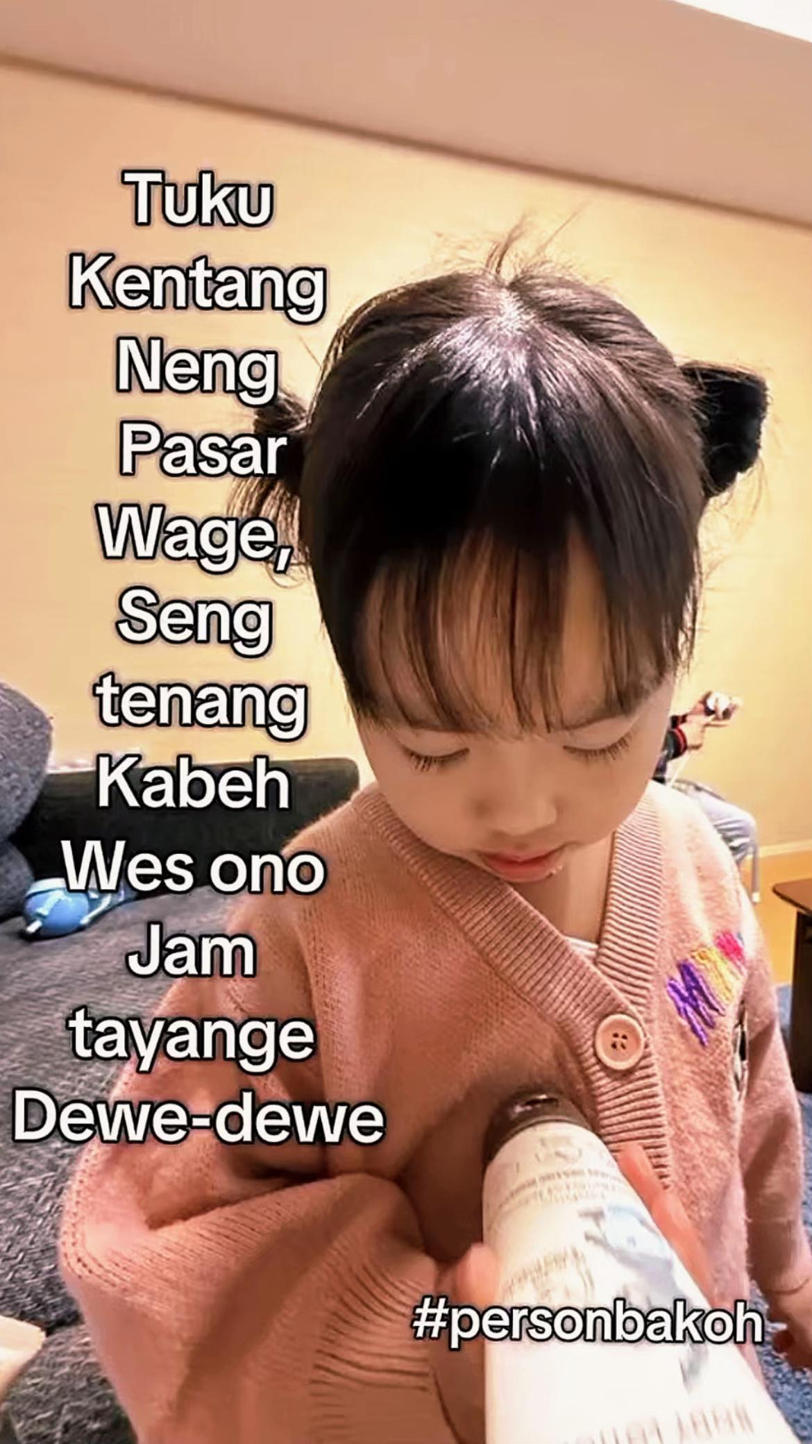 @•