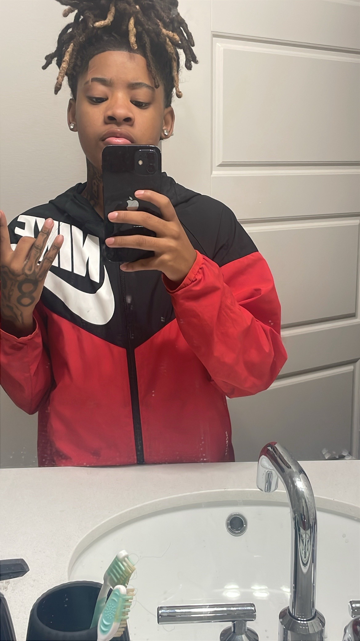 @®️
