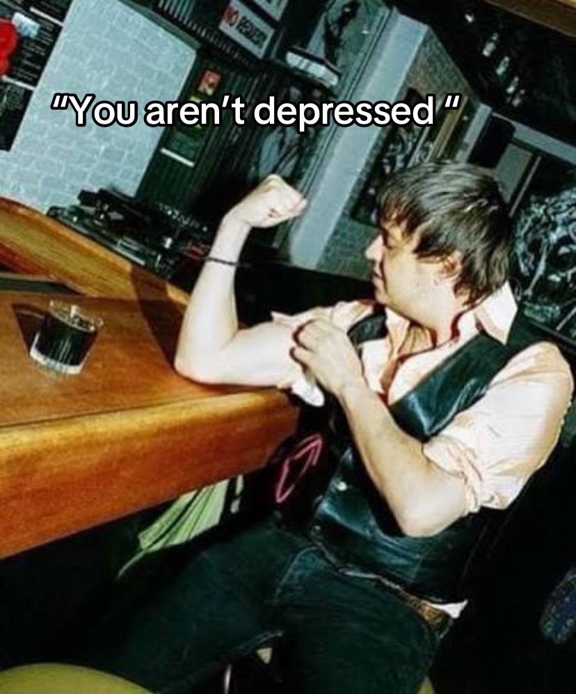 @Julian Casablancas is hot 🥹✌️