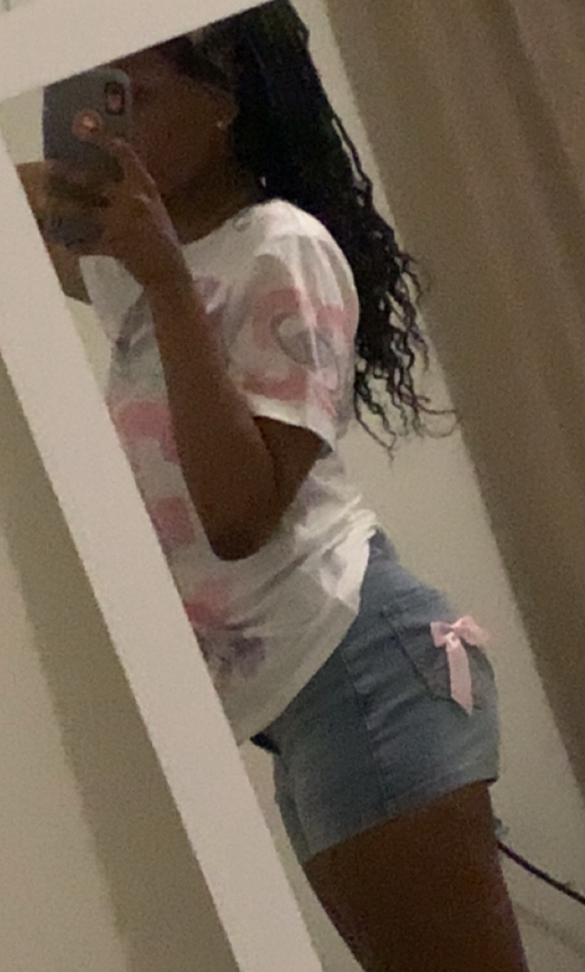 @arandombrownskinchick_