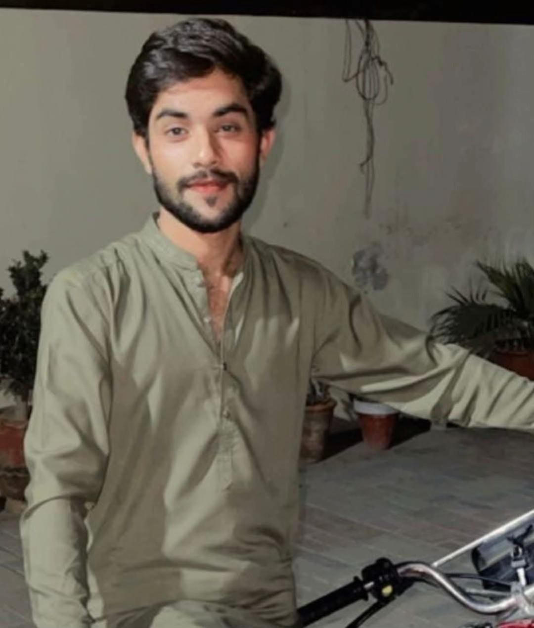 @شانی شاہ 😊🥀