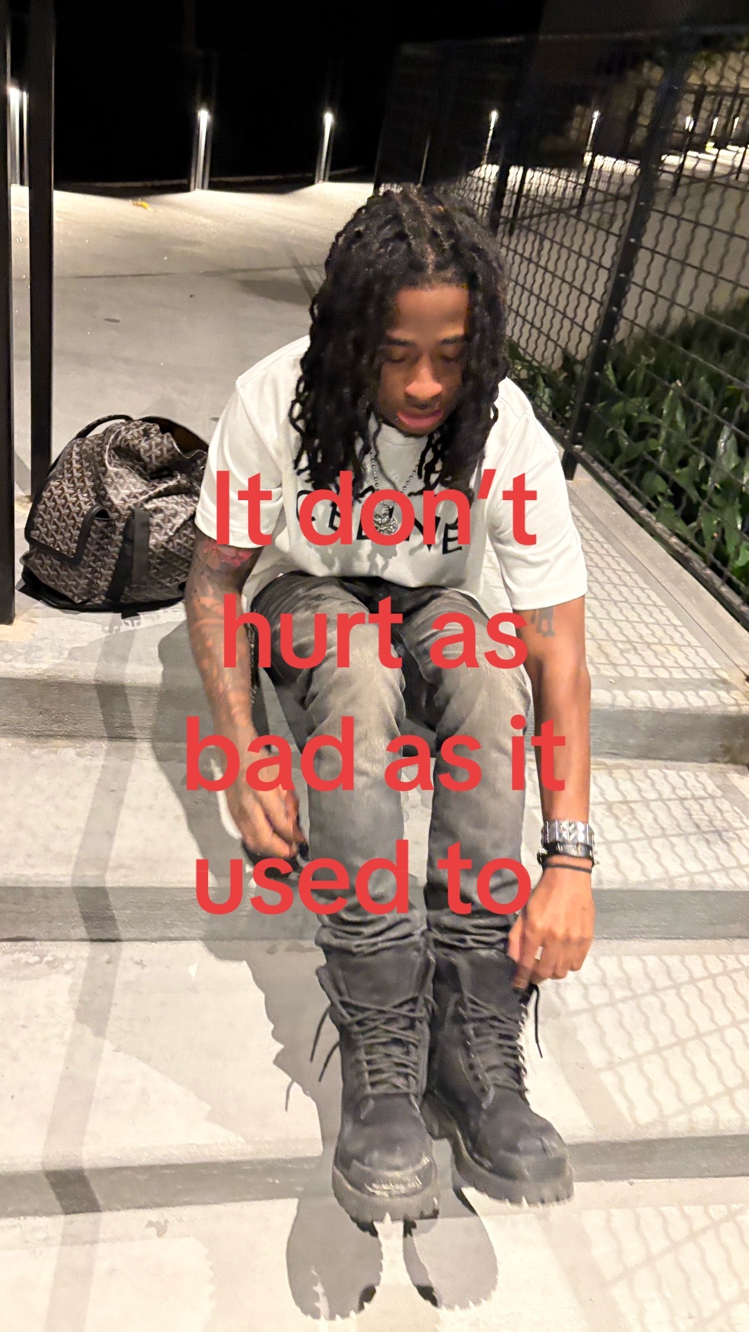 @️