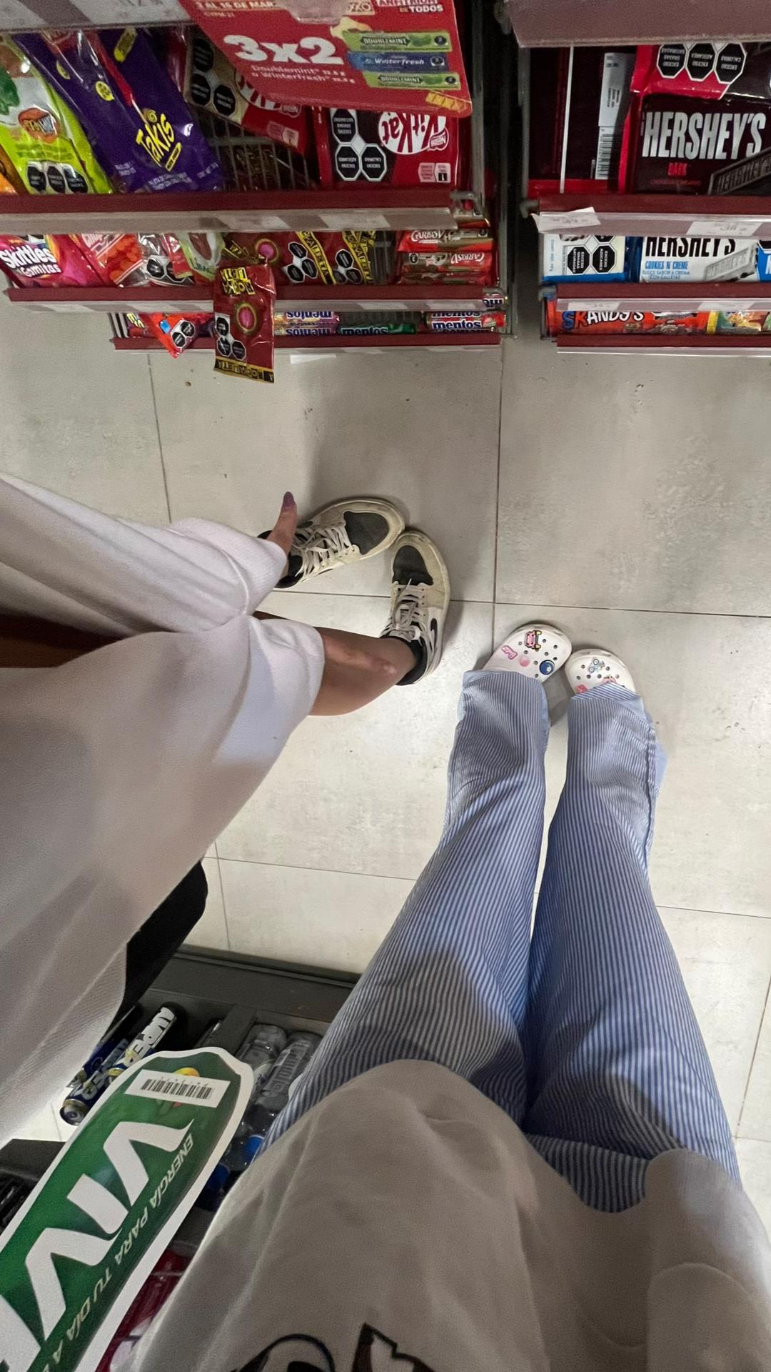 @yaneqqq