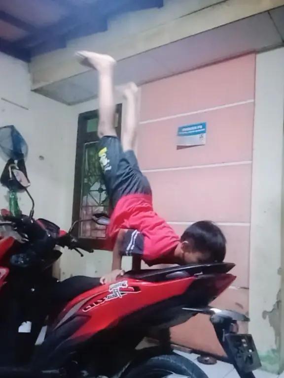@𝐁𝐢 an orang ngakak 😜😜