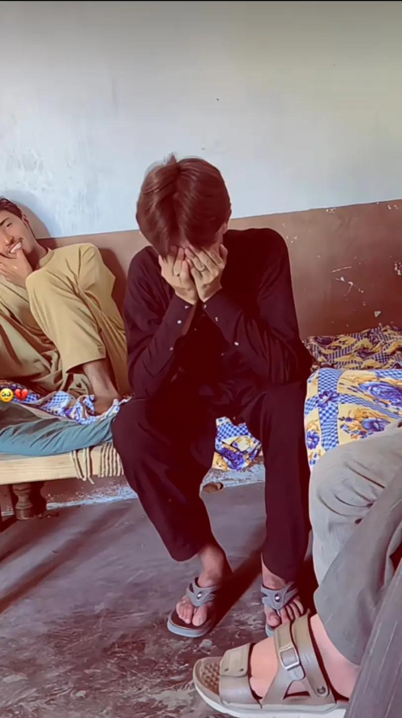 @꧁🥹•بے وفا یار•🥹꧂