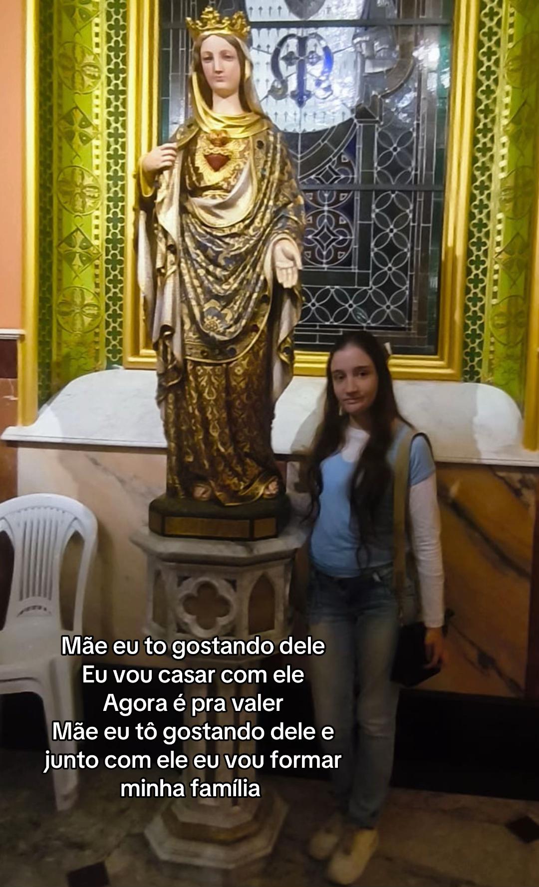 @Lari🇻🇦