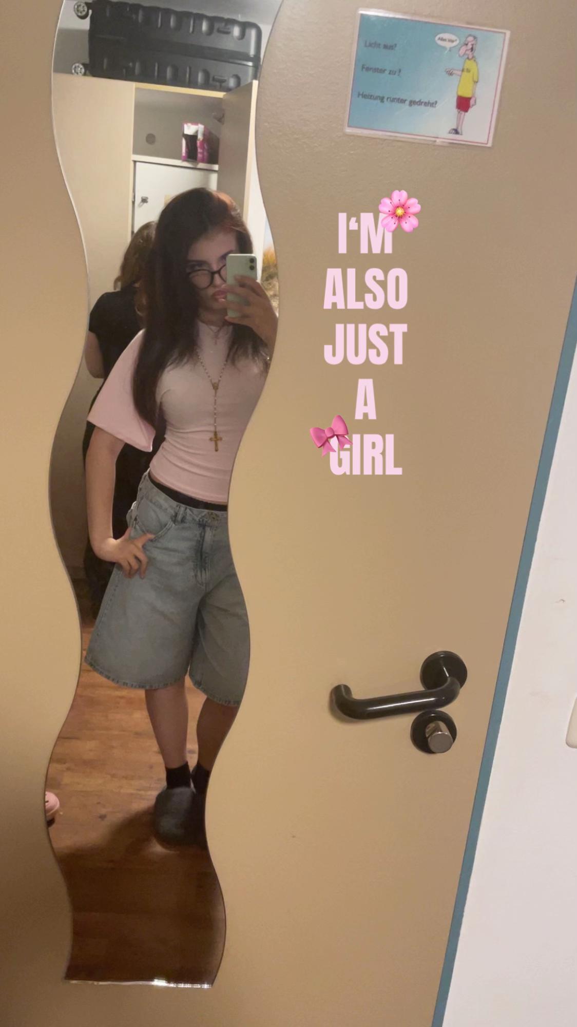 @ℳ𝒾𝒶&dagger;