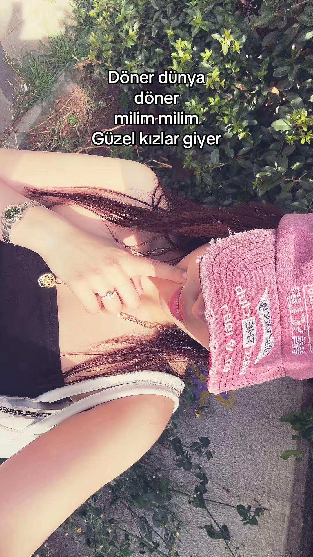 @mellytalee