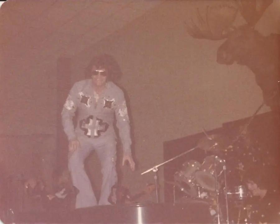 @Ronnie Milsap Official