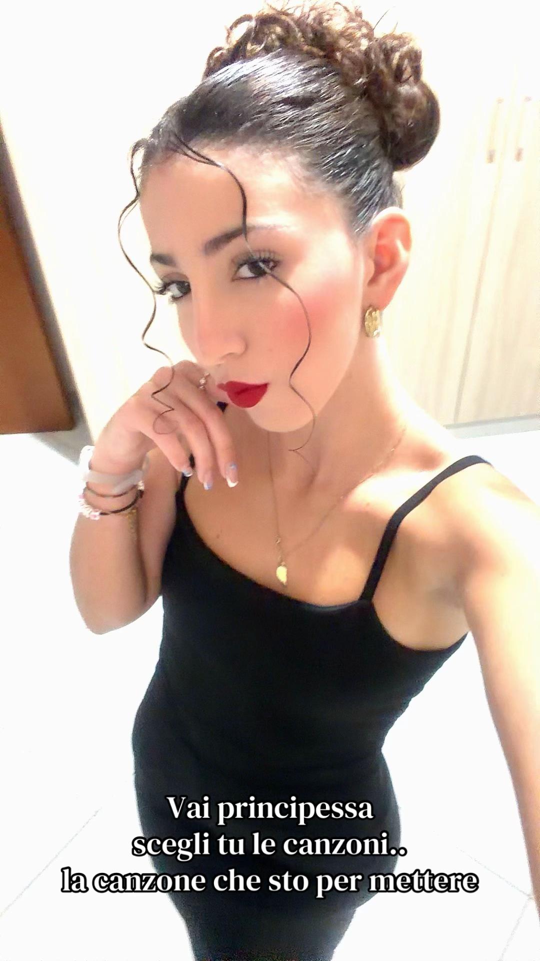 @Desyreecottone
