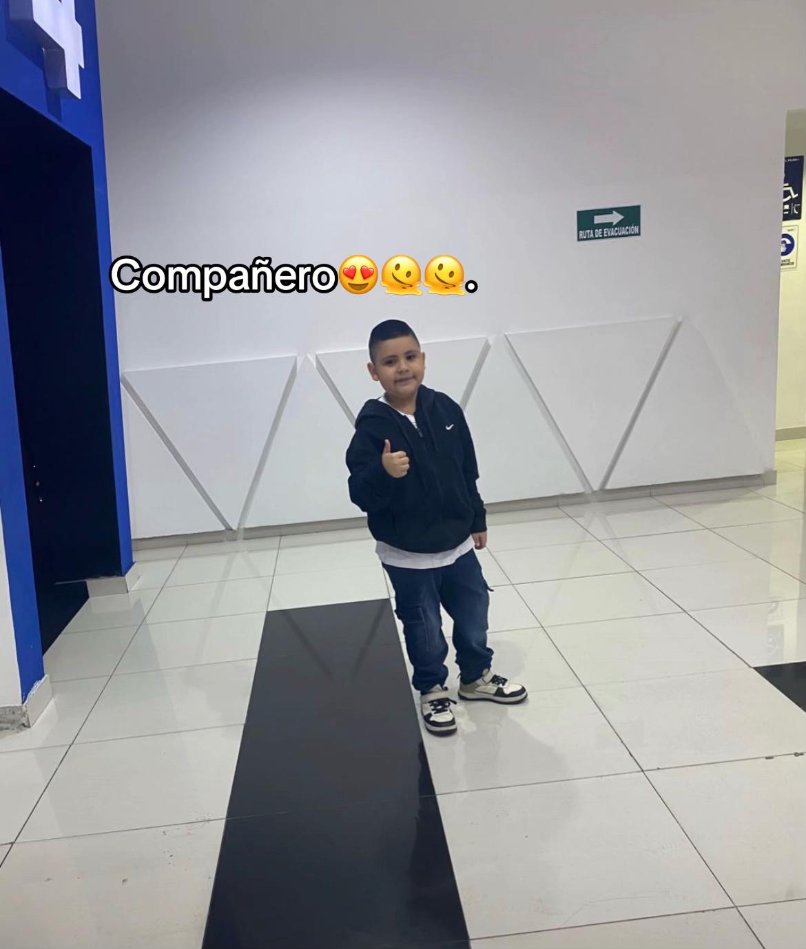 @ᥫ᭡.