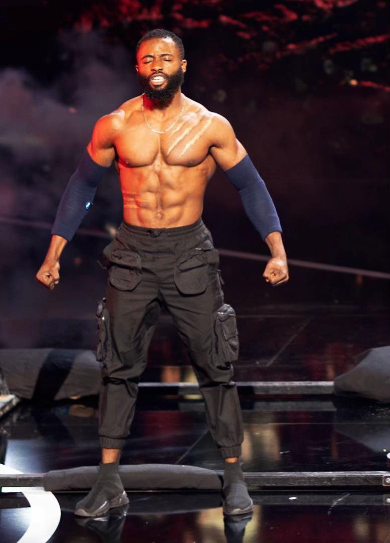 @TheLyonBlackOfficiel