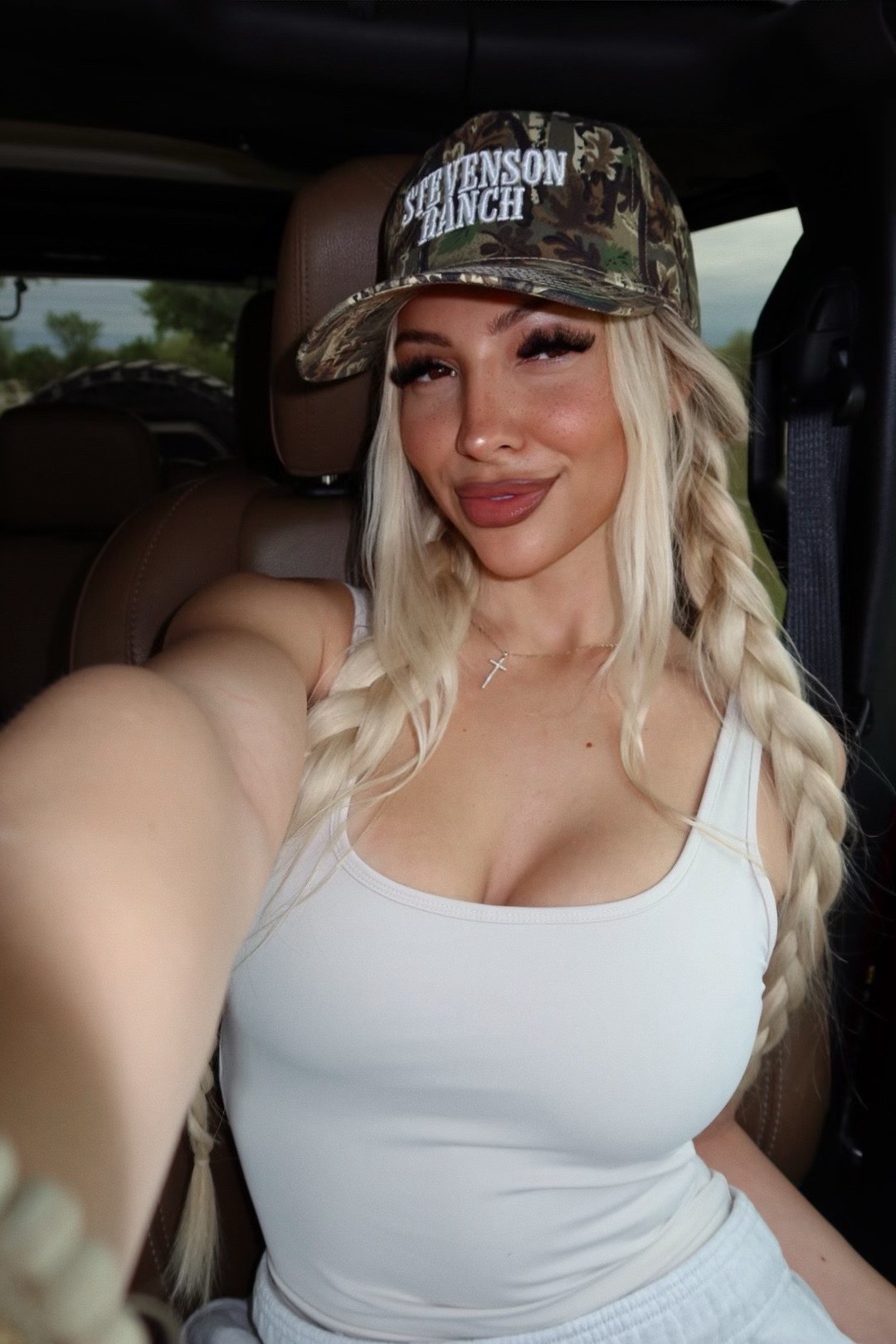 @LAUREN KAROV ๐