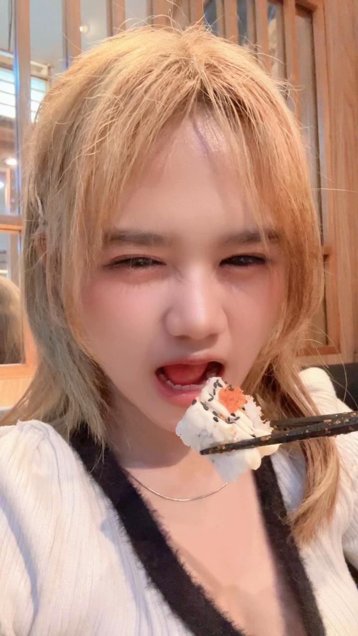 @dheaaa30