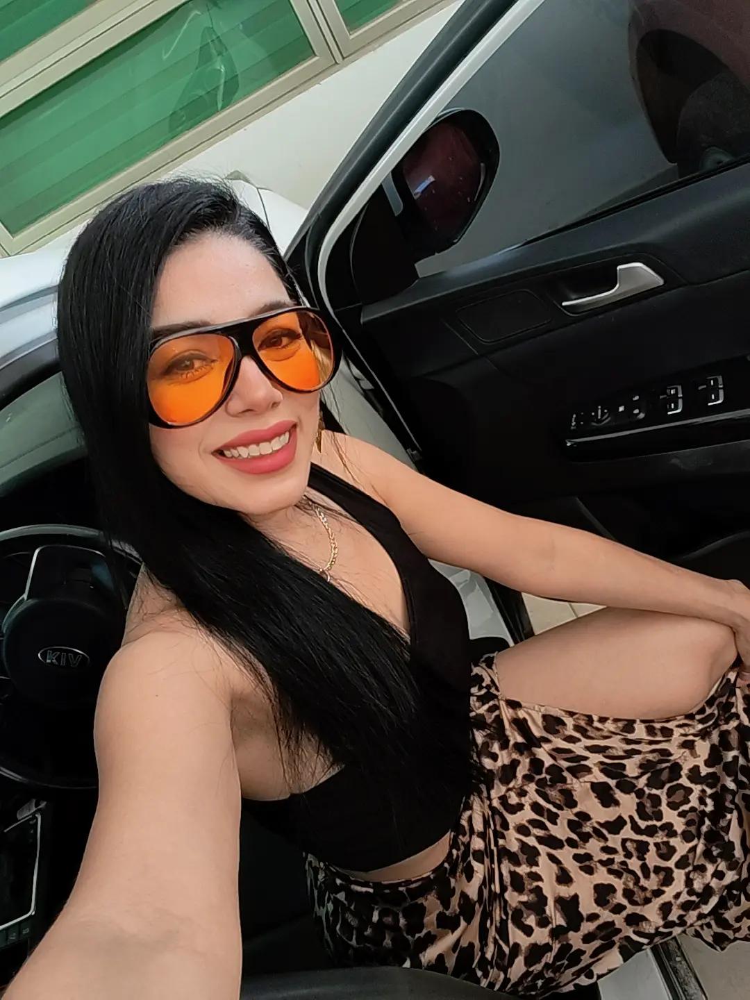 @Claudia Castro