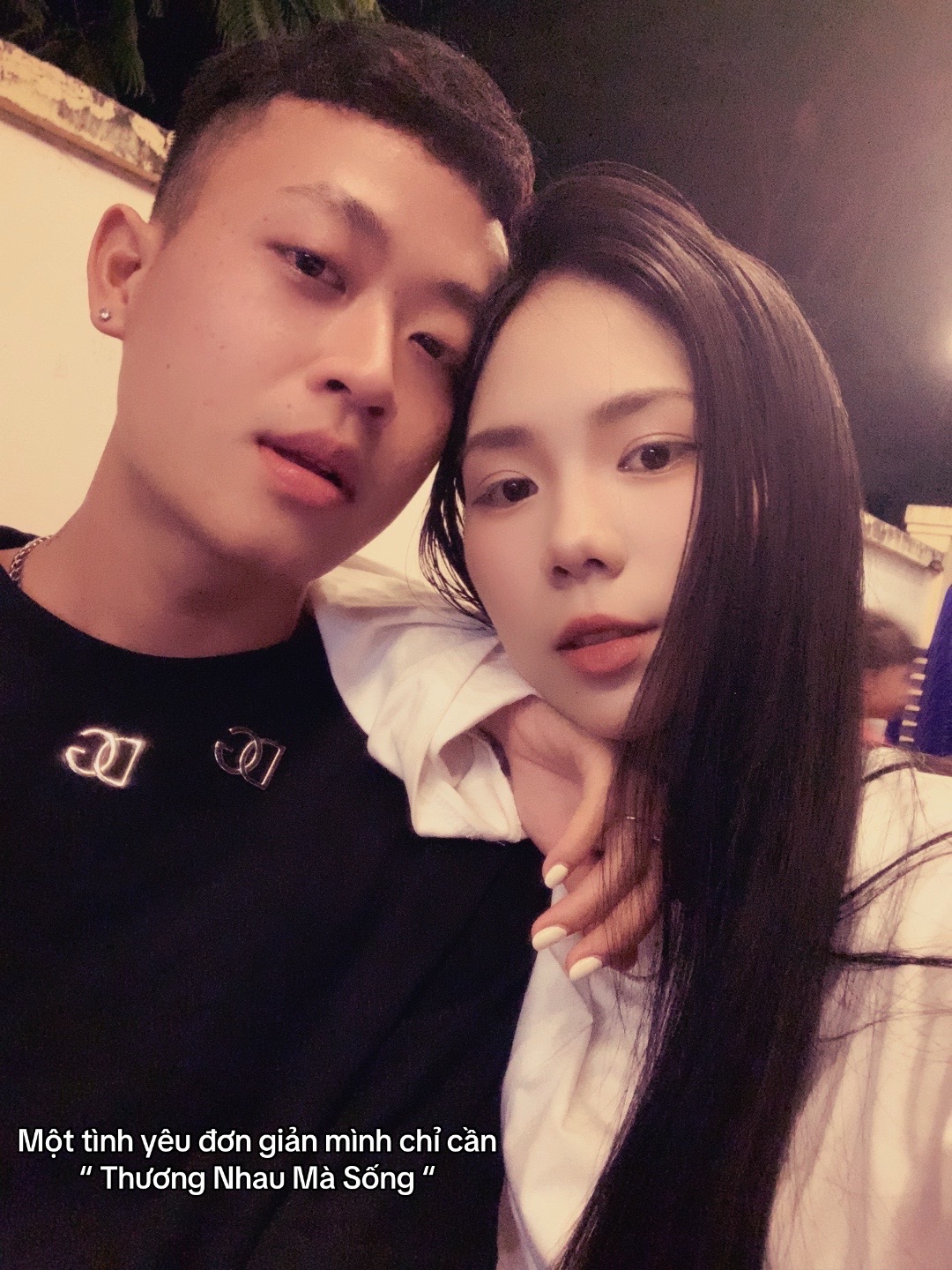 @N&agrave;ng khờ cầm s&uacute;ng l&agrave;m thơ
