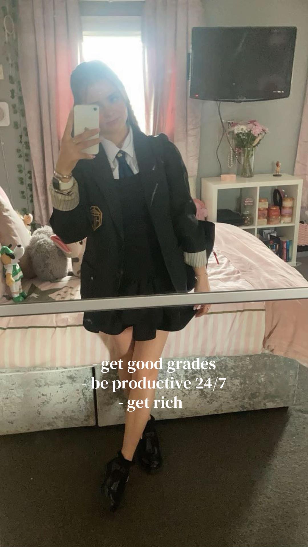 @r e b e k a h 🪩
