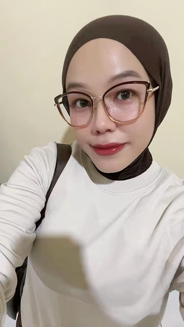 @LolitaKhan