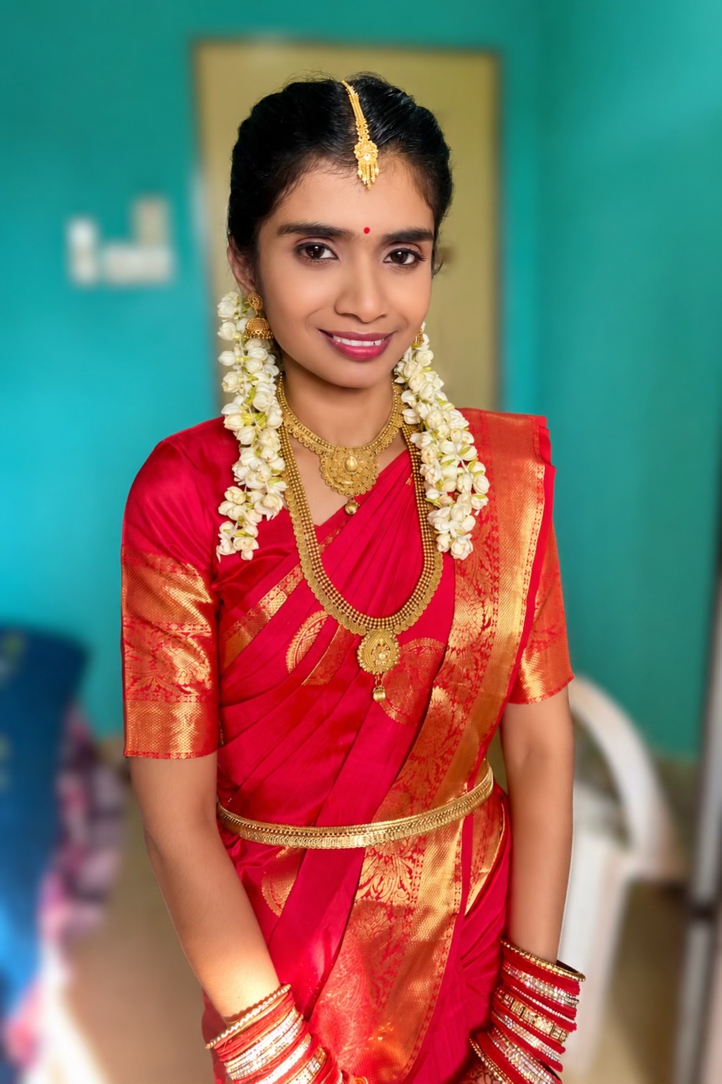 @Ravisha | Makeup artist
