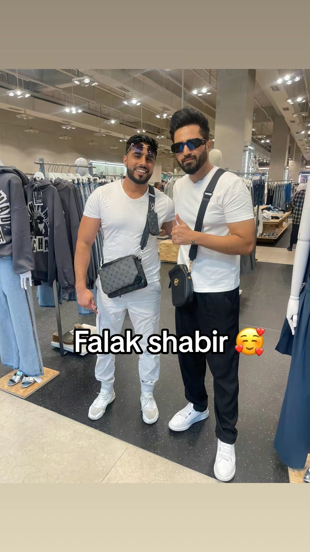 @VlogsByAli