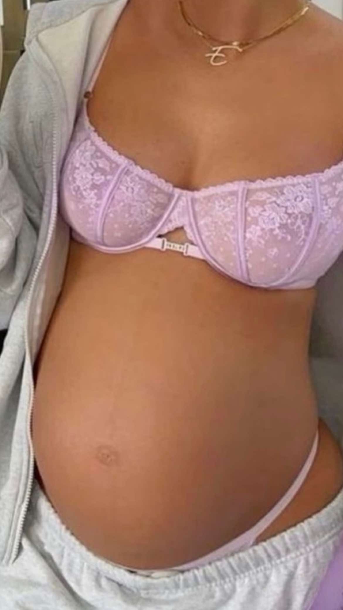 @Username373746264637