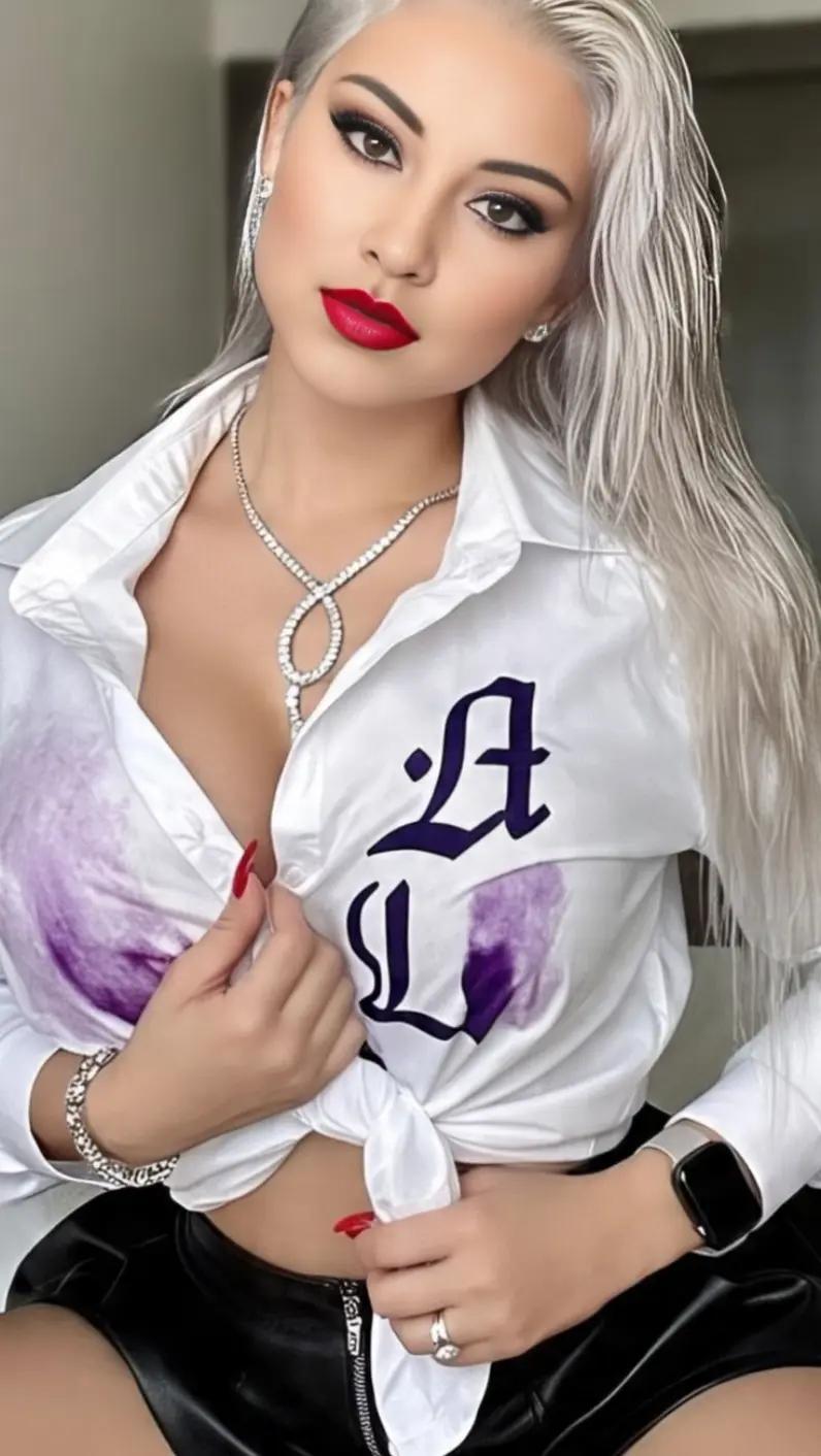 @María