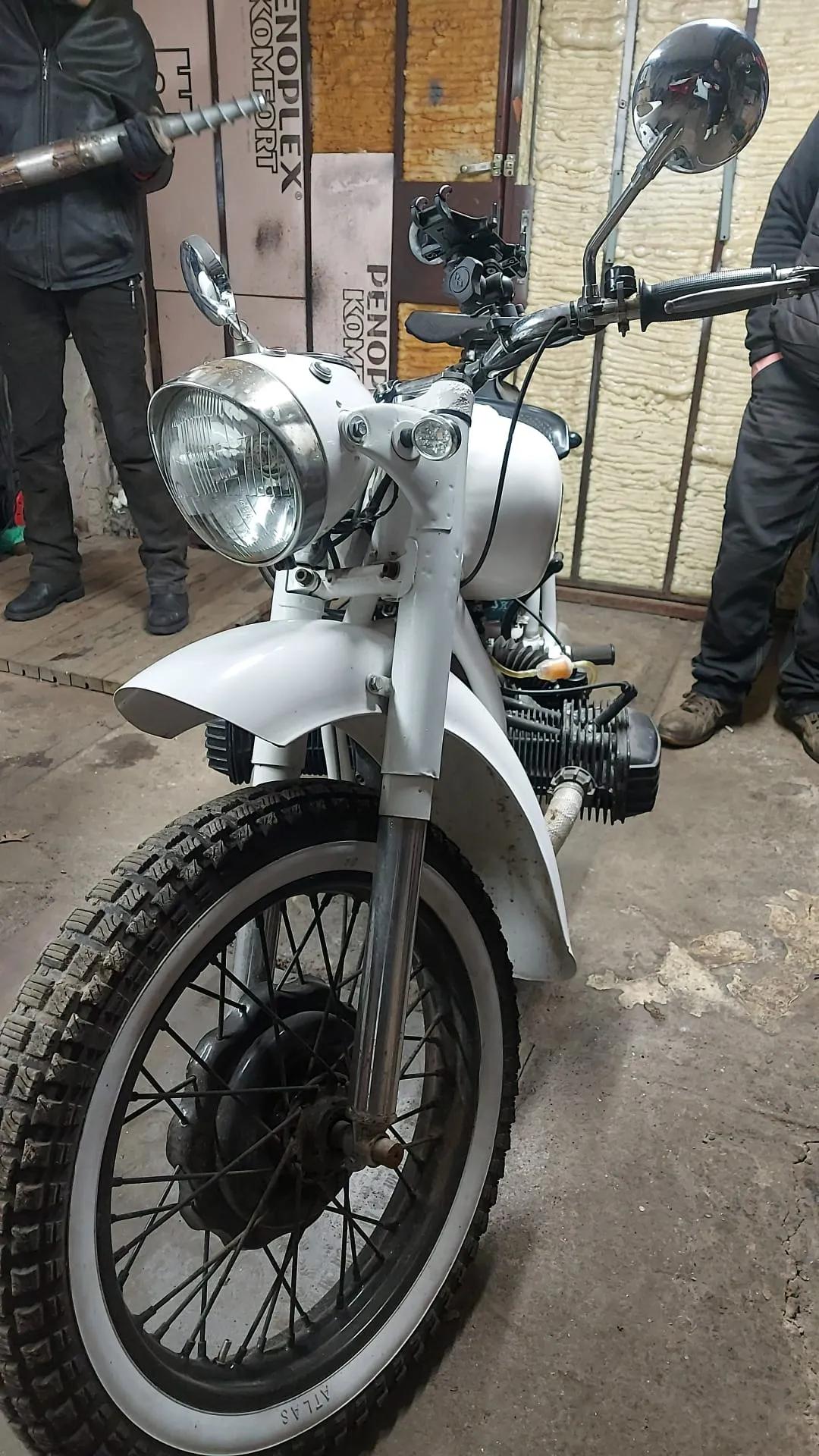 @TRĪS RATI Retro moto Ogre